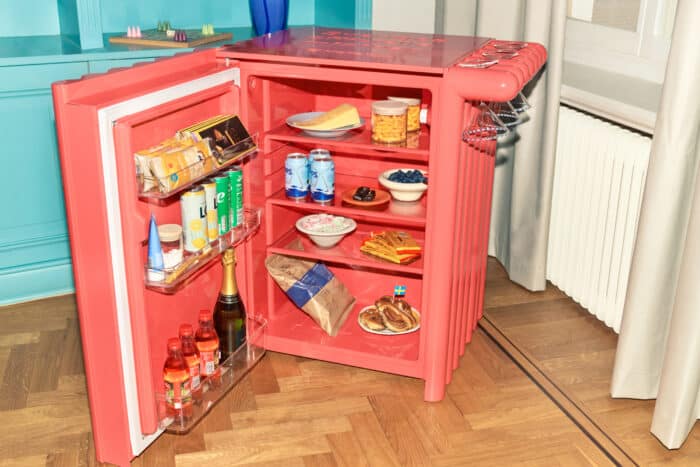 hotels.com Minibar hotel lackerad kyl med vinställ